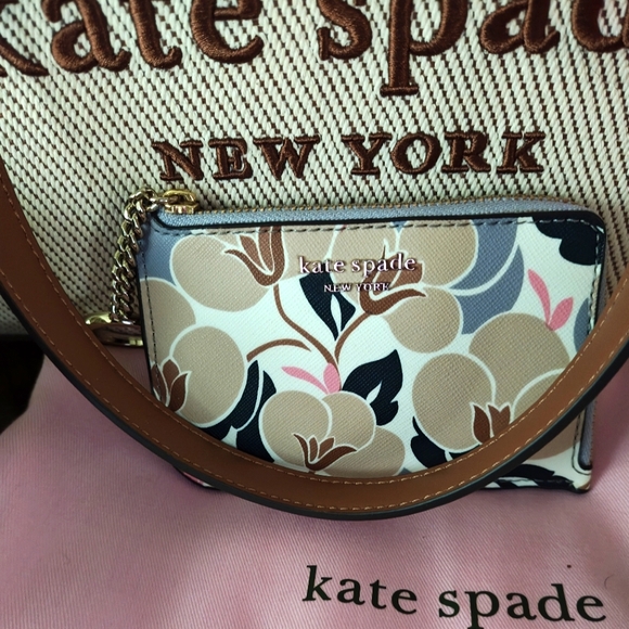 Kate Spade Large Ellie Tote in Warm Gingerbread Bundle - Picture 3 of 16